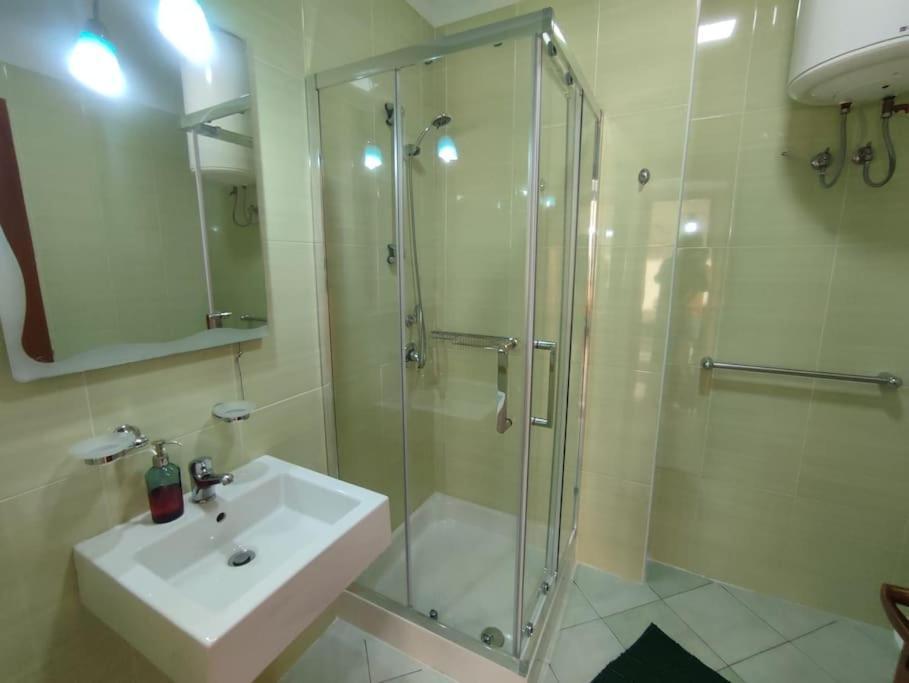 Apartamento Topaz Perfekt 100 M To Bulevard Sarandë